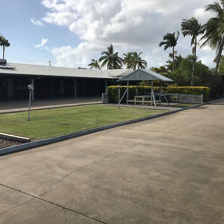 True Blue Motor Inn Rockhampton Exterior photo